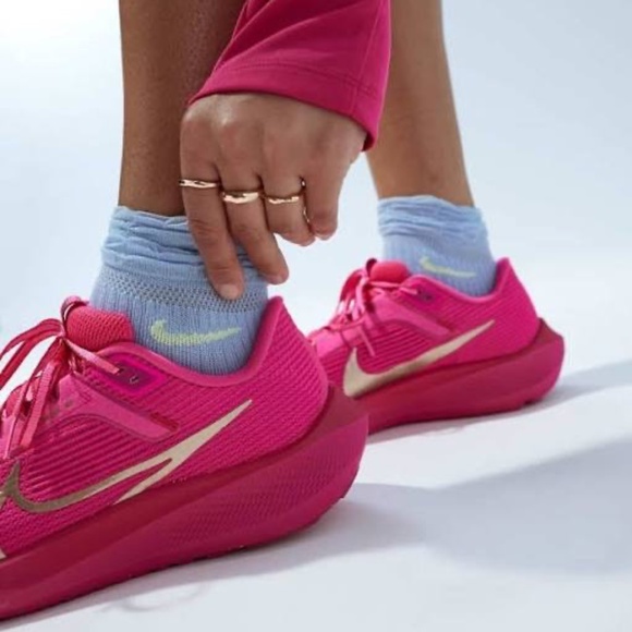 Nike Pegasus 40 Fierce Pink - Picture 2 of 8